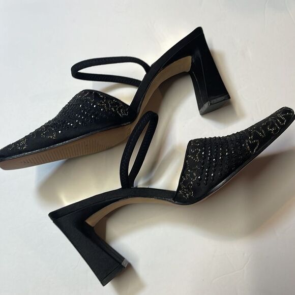 Ann Marino my woman’s black fabric heels. Size 6.5. - Picture 6 of 11